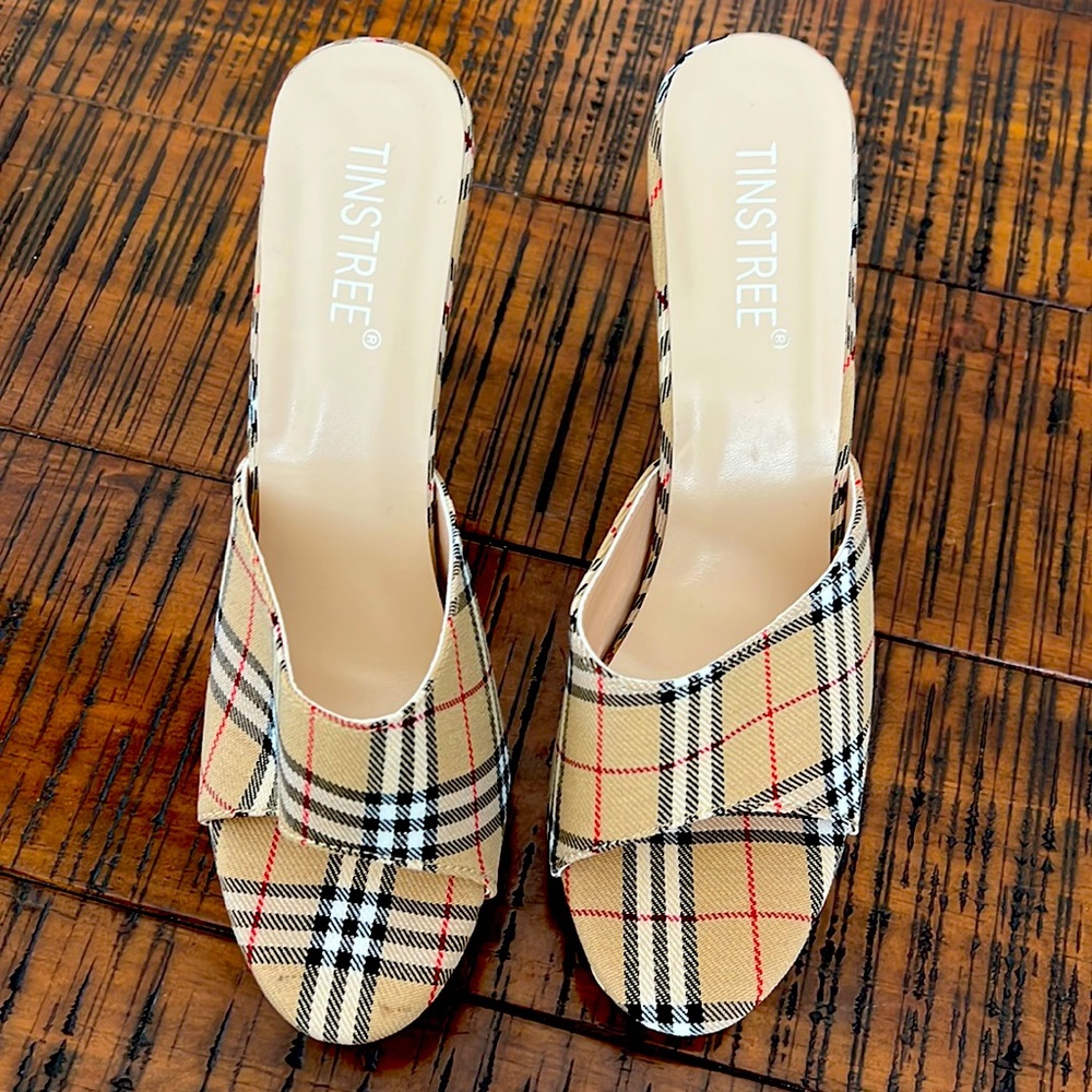 Brand new, never worn platform heels size 9